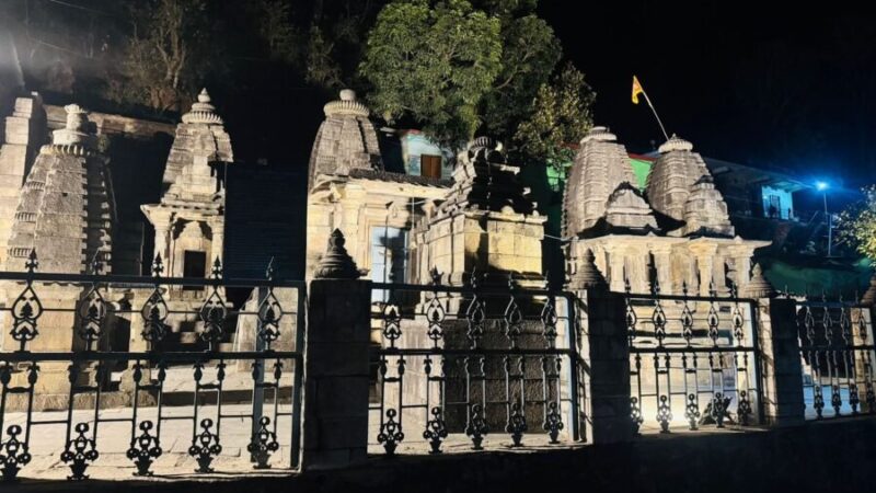 दूधिया रोशनी से जगमगाया ऐतिहासिक आदिबदरी मंदिर समूह