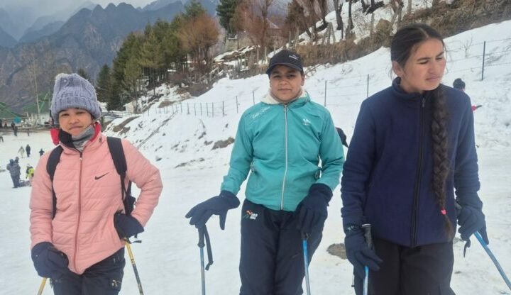 स्वर्णिम लक्ष्य के साथ गुलमर्ग को तैयार जोशीमठ की बेटियां