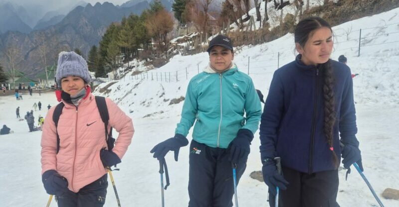 स्वर्णिम लक्ष्य के साथ गुलमर्ग को तैयार जोशीमठ की बेटियां