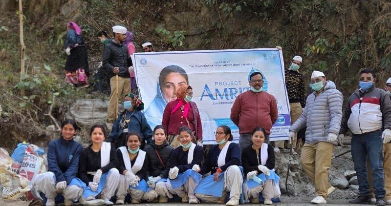 नंदाप्रयाग में संत निरंकारी मिशन ने चलाया सफाई अभियान