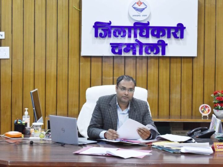 डीएम गौरव कुमार ने ली 108 एम्बुलेंस के संचालन स्थिति की समीक्षा बैठक, एम्बुलेंसों की फिटनेश रिर्पोट उपलब्ध करानें के दिये निर्देश