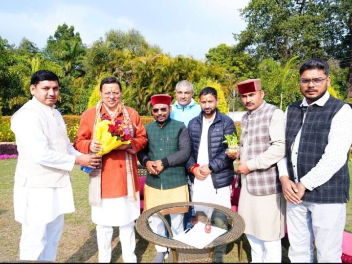 मुख्यमंत्री को बैरासकुंड महाशिवरात्रि मेले का आमंत्रण