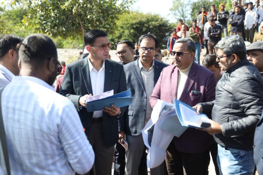 जिला प्रशासन की बड़ी कार्रवाई; गंगा में प्रवाहित हो रहे 14 भवनों का ग्रे-वाटर किया गया बंद