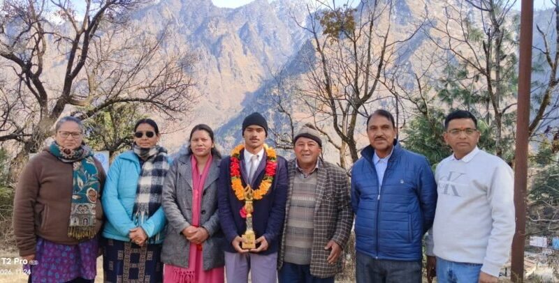 राष्ट्रीय कबड्डी प्रतियोगिता में चमके विजय सिंह, तेलंगाना से लौटने पर विद्यालय में भव्य स्वागत