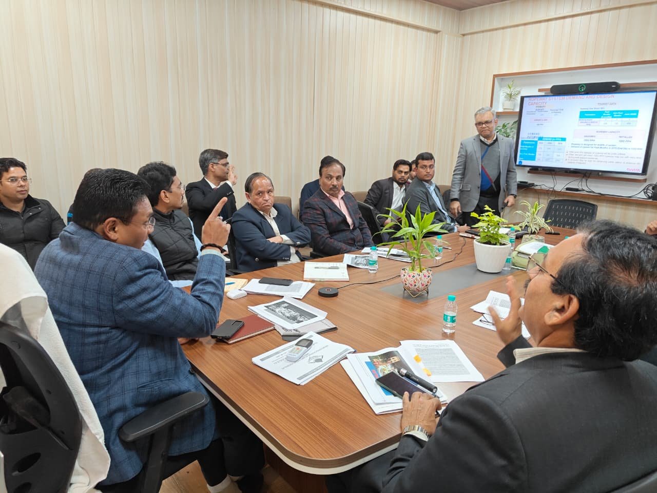 सीएम धामी के दिशा-निर्देशों में देहरादून पीआरटी और मसूरी–नैनीताल रोपवे परियोजनाओं की फिजिबिलिटी पर मंथन, सचिव आवास डॉ. आर. राजेश कुमार की अध्यक्षता में हुई अहम बैठक, परियोजनाओं से यातायात दबाव होगा कम, पर्यावरण संरक्षण को मिलेगा बल और पर्यटन गतिविधियों को मिलेगा बढ़ावा 