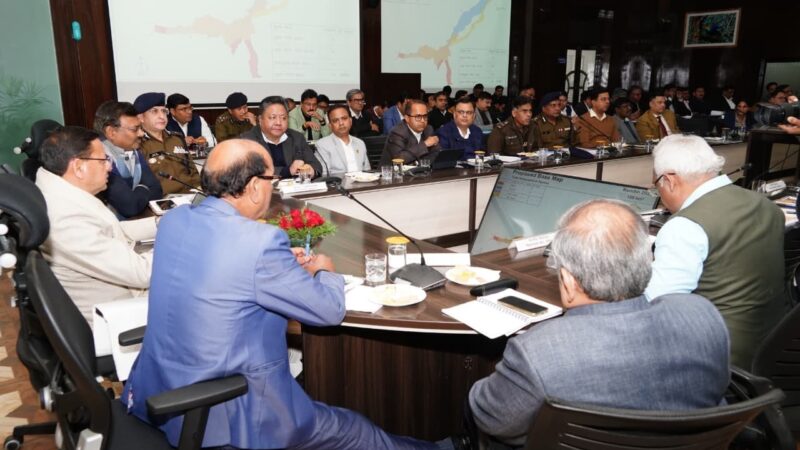 मुख्यमंत्री धामी ने निर्देश दिए कि कुंभ मेला क्षेत्र में विभिन्न अखाड़ों को भूमि आवंटन तय समय पर किया जाए, इसकी मेलाधिकारी स्वयं मॉनिटरिंग करें