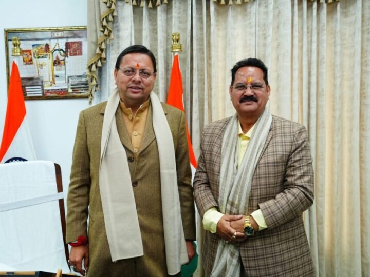 वरिष्ठ पत्रकार एवं सामाजिक कार्यकर्ता विश्वजीत सिंह नेगी ने की मुख्यमंत्री धामी से महत्वपूर्ण भेंट, यमकेश्वर विधानसभा में विकास कार्यों को मिलेगी नई गति