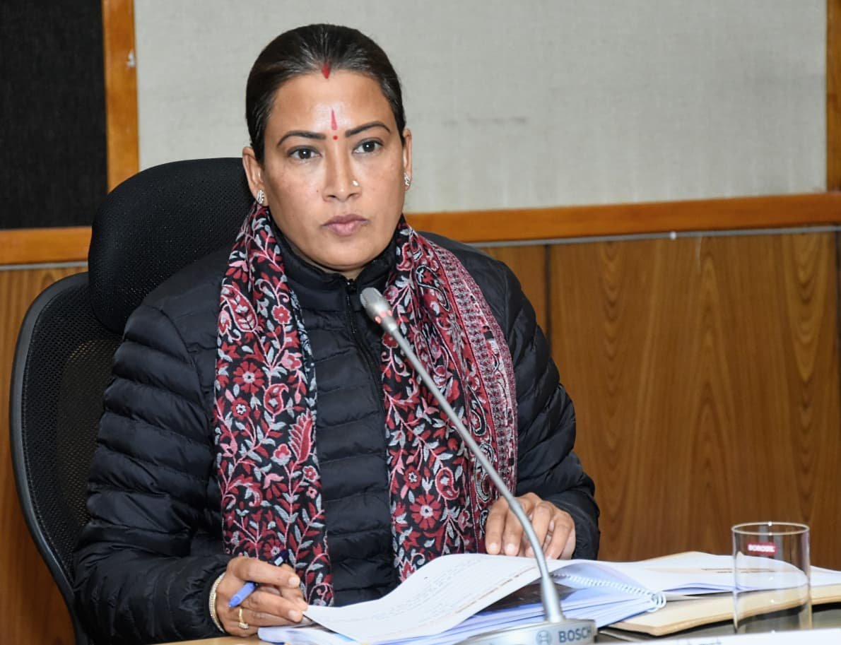 विकास कार्यों की अनदेखी पर नपेंगे अधिकारी : रेखा आर्या