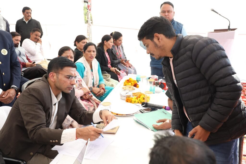 मृत्यु प्रमाण पत्र प्रकरण में लापरवाही; डीएम ने डीपीआरओ का रोका वेतन तो जारी हुए प्रमाण पत्र