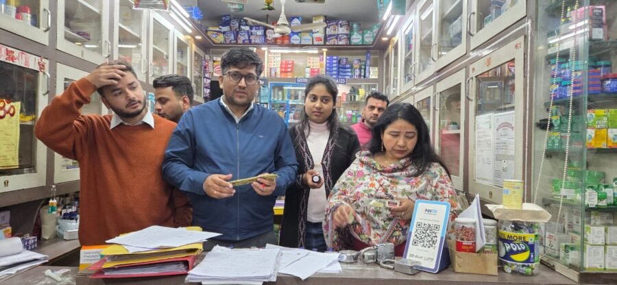 नार्कोटिक दवाओं के अभिलेख न देने पर ज्वालापुर में दो फर्मों पर कार्रवाई, लाइसेंस निरस्तीकरण की संस्तुति