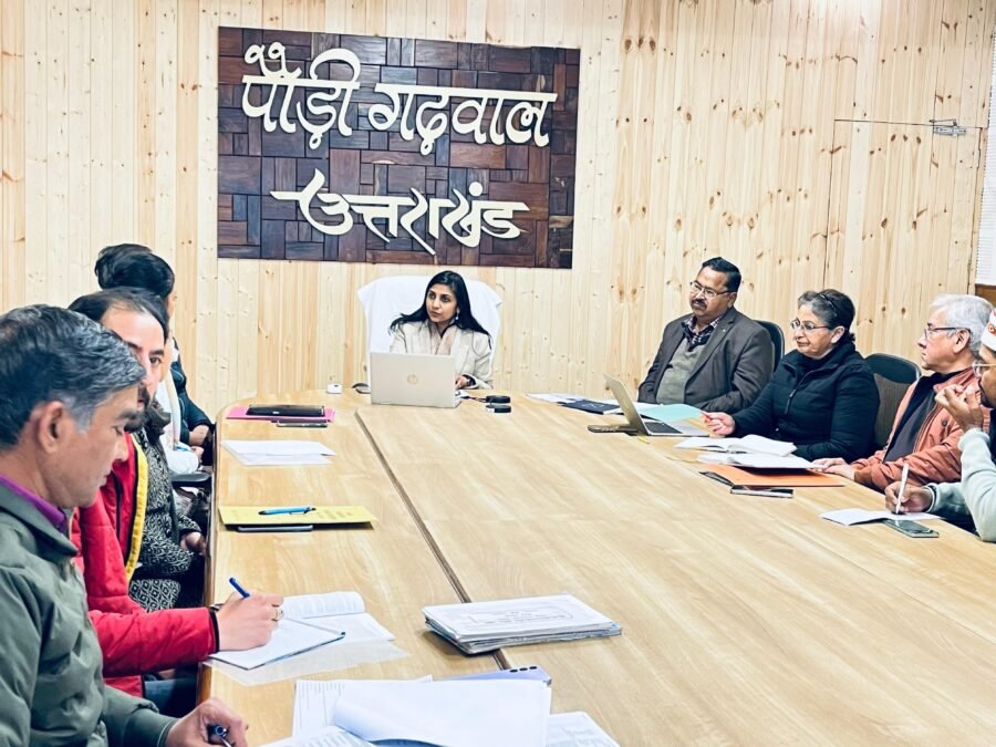 डीएम स्वाति एस. भदौरिया ने दी स्वास्थ्य सेवाओं को नयी धार, जिले के 16 अस्पतालों को बनाया गया नोडल केंद्र, एक्सरे – अल्ट्रासाउंड और एंबुलेंस सुविधाओं में होगा बड़ा सुधार