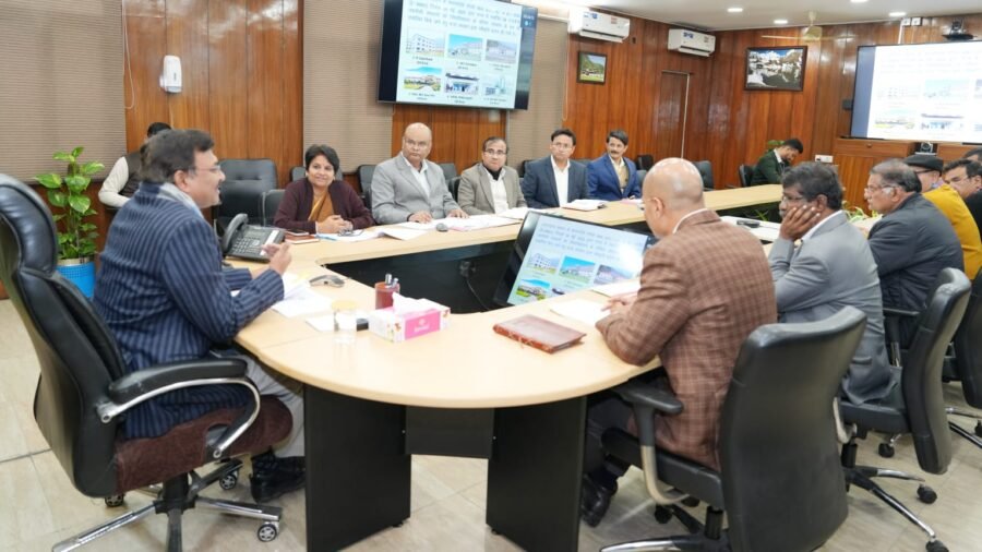 मुख्य सचिव की अध्यक्षता में अहम बैठक आयोजित, यूटीयू के 6 परिसरों को मिलेगा इंफ्रास्ट्रक्चर बूस्ट