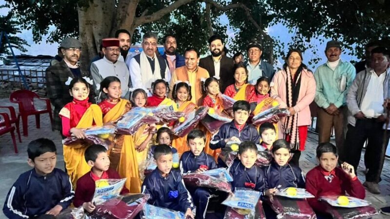 राजकीय प्राथमिक विद्यालय नौगाँव में शुरू हुआ SwiftSchool का संचालन, शिक्षा मंत्री डॉ. धन सिंह रावत ने कहा – स्विफ़्ट स्कूल में छात्रों को मिलेगा सीखने बेहतर अवसर