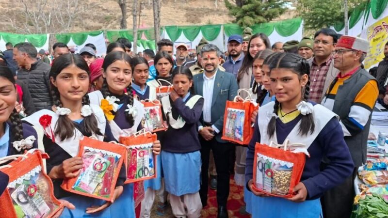 “जन-जन की सरकार, जन-जन के द्वार” बना जनविश्वास का सबसे बड़ा अभियान, 630 कैंपों के माध्यम से 4.92 लाख से अधिक लोगों की भागीदारी