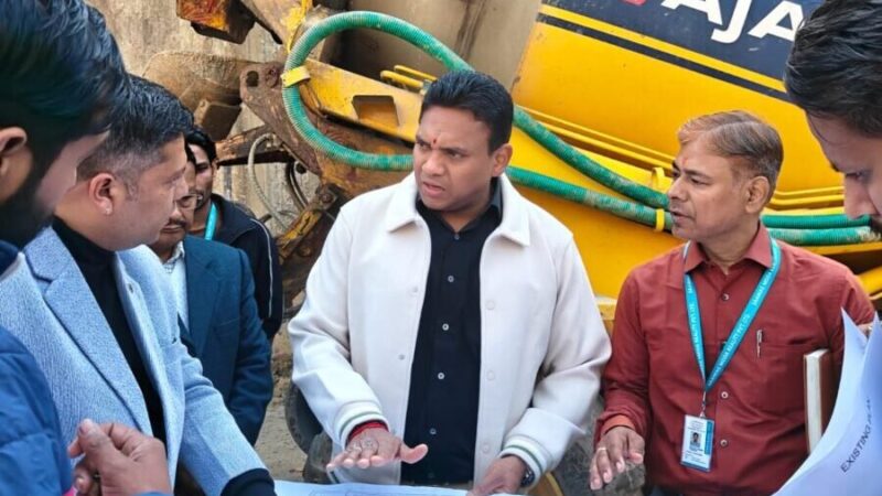 देहरादून के इंफ्रास्ट्रक्चर को नई रफ्तार, सीएम धामी के दिशा-निर्देशों पर तेज़ी से बढ़ रहे विकास कार्य, आवास सचिव डॉ. आर. राजेश कुमार का एमडीडीए की तीन महत्वपूर्ण परियोजनाओं का स्थलीय निरीक्षण