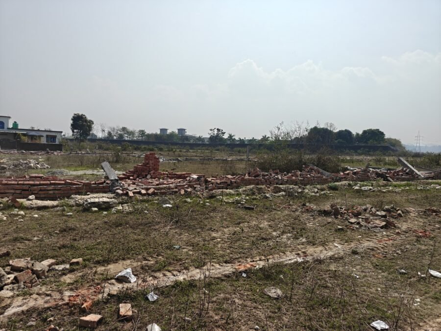 मसूरी-देहरादून विकास प्राधिकरण की बड़ी कार्रवाई, सुरक्षा मानकों की अनदेखी पर ऋषिकेश में बहुमंजिला भवन को किया सील, सेलाकुई में 10 बीघा अवैध प्लाटिंग पर चला बुलडोजर, अवैध व्यावसायिक निर्माण सील