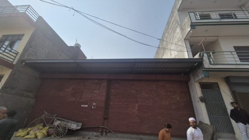 एमडीडीए का अवैध निर्माणों पर शिकंजा, देहरादून में अवैध निर्माणों के खिलाफ अभियान जारी, आजाद कॉलोनी में अवैध व्यावसायिक निर्माण सील