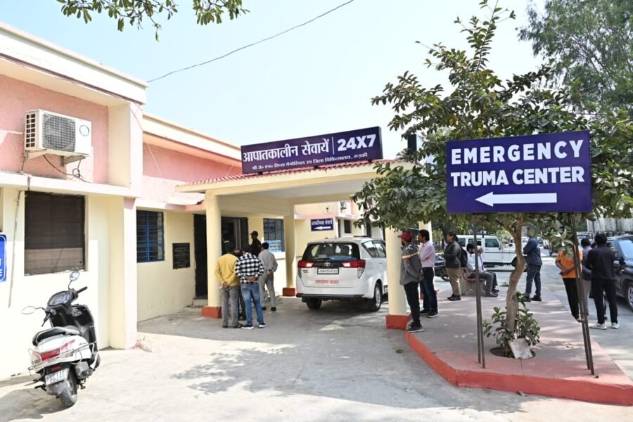 डीएम मयूर दीक्षित के प्रयासों से जेएन सिन्हा मेमोरियल उप जिला चिकित्सालय रुड़की में 09 बेड़ का आपातकालीन ट्राॅमा सेंटर किया गया तैयार, आपातकालीन स्थिति में आने वाले मरीजों को मिलेगी तत्काल चिकित्सा सुविधा