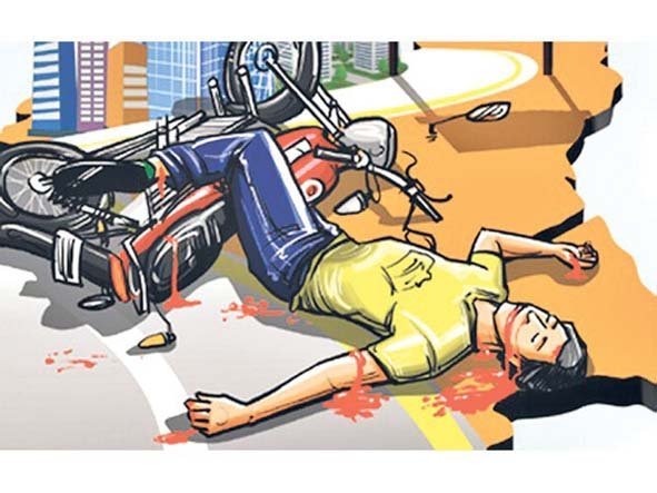 स्कूल बस की चपेट में आई स्कूटी, महिला की मौत