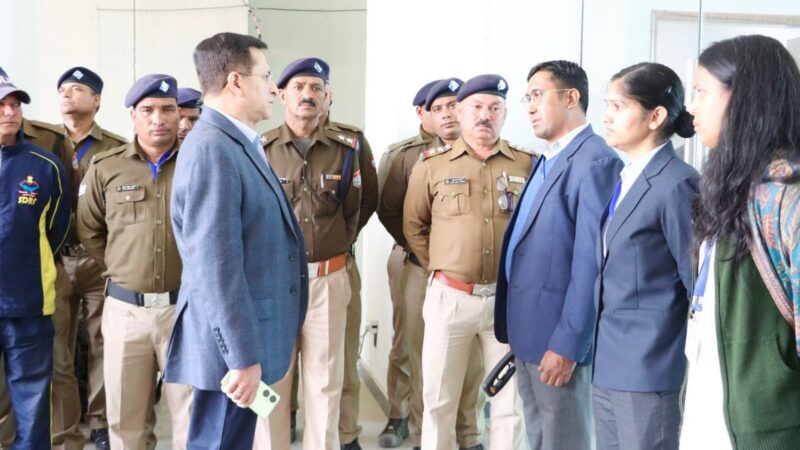 डीजीपी ने भराड़ीसैण में ड्यूटी पर तैनात पुलिसकर्मियों का जाना हालचाल