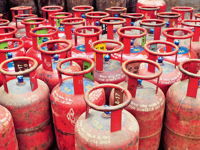 देहरादून में LPG आपूर्ति में सुधार, 90 हजार सिलेंडर का बैकलॉग बरकरार