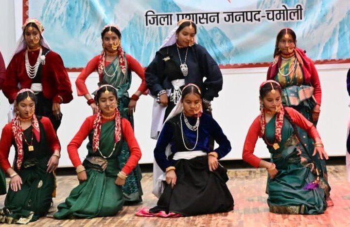 सरकार के चार साल पूरे होने पर सांस्कृतिक व खेल प्रतियोगिताओं की धूम