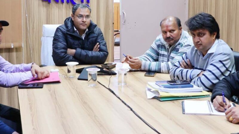 चारधाम यात्रा से पहले प्रशासन सक्रिय, होटल-रेस्टोरेंट संचालकों की समस्याओं के समाधान को बनाई जा रही योजना