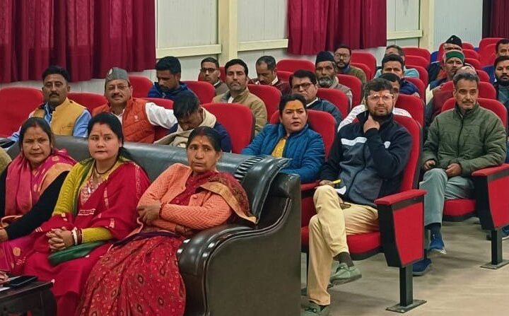 समाज को जागरूक करने में स्वयं सेवकों की भूमिका अहम