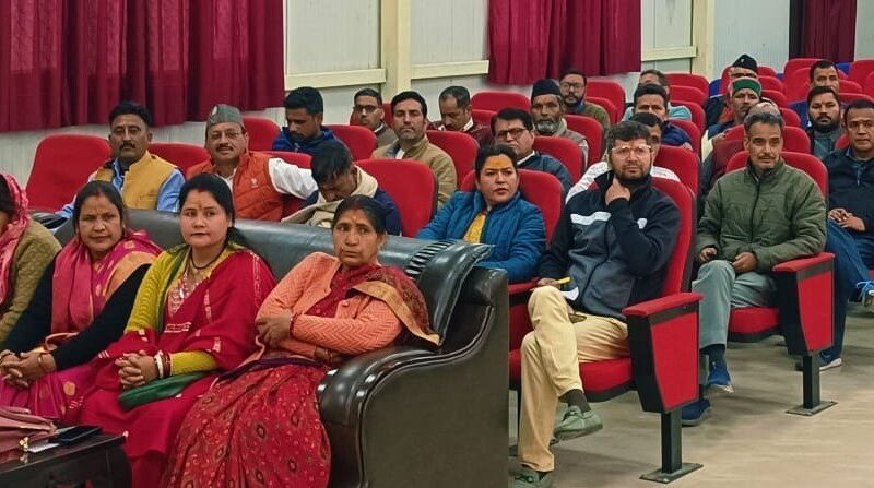 समाज को जागरूक करने में स्वयं सेवकों की भूमिका अहम