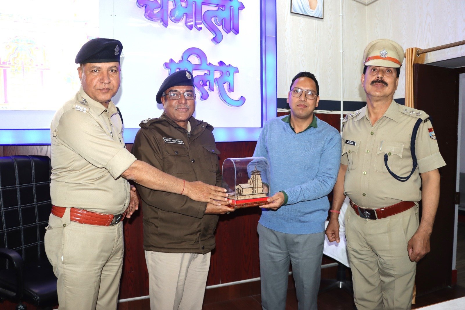 एलआईयू इंस्पेक्टर सचिन चौहान का टिहरी तबादला, विदाई