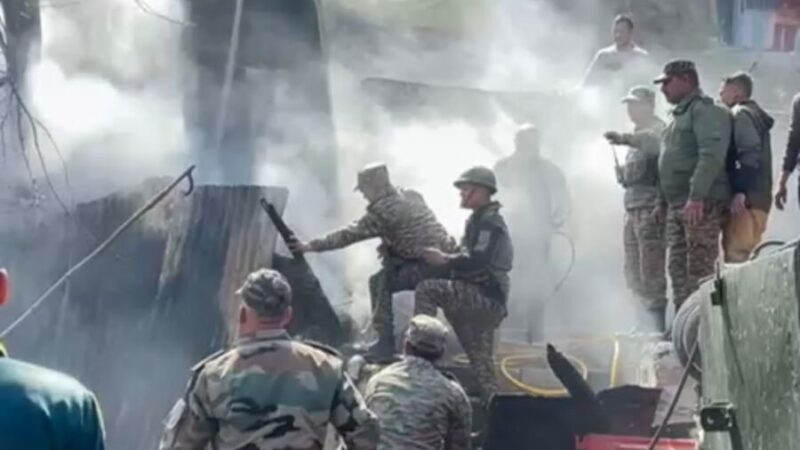 ज्योतिर्मठ : गोरंग गांव में गौशाला में लगी भीषण आग, सेना की आइबेक्स ब्रिगेड ने समय रहते पाया काबू