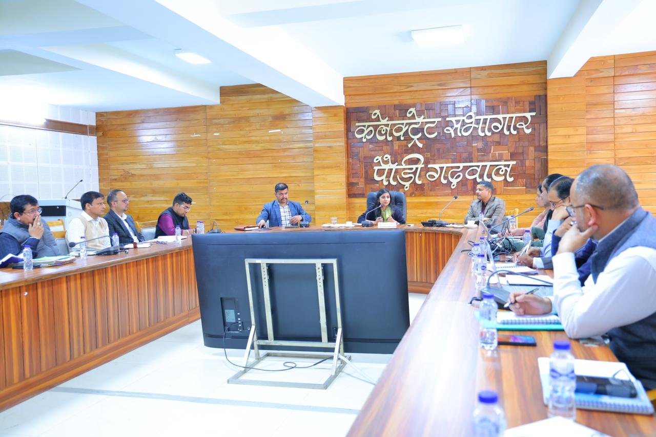 डीएम स्वाति एस. भदौरिया की अध्यक्षता में जिला स्तरीय समन्वय समिति की बैठक, कृषि, पशुपालन, उद्यान और आजीविका योजनाओं के कन्वर्जेंस पर हुई चर्चा