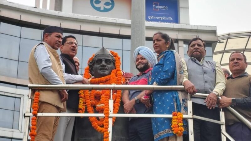 हेमवती नंदन बहुगुणा को भारत रत्न देने की मांग, 37वीं पुण्यतिथि पर कांग्रेस ने दी श्रद्धांजलि