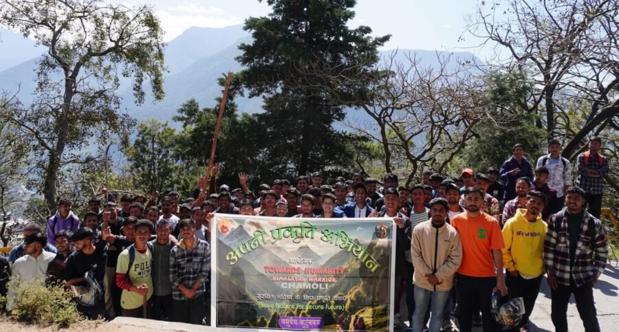 गोपेश्वर में युवाओं की अनूठी पहल, “टुवर्ड्स ह्यूमैनिटी” के जरिए चला रहे स्वच्छता और प्रकृति संरक्षण अभियान