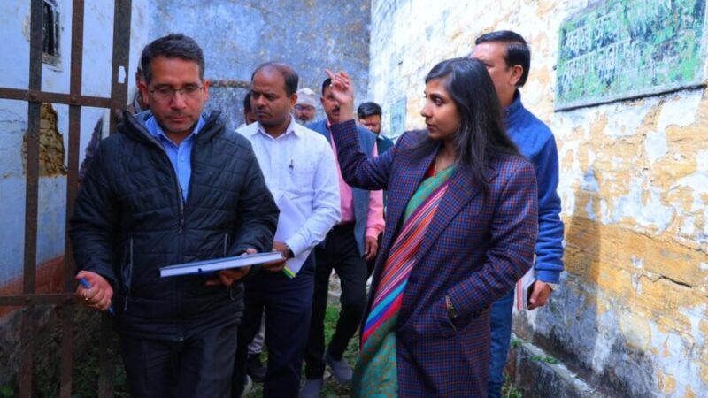 पुरानी जेल परिसर बनेगा हेरिटेज संग्रहालय, डीएम स्वाति एस. भदौरिया ने किया स्थलीय निरीक्षण, अधिकारियों को दिए आवश्यक दिशा-निर्देश