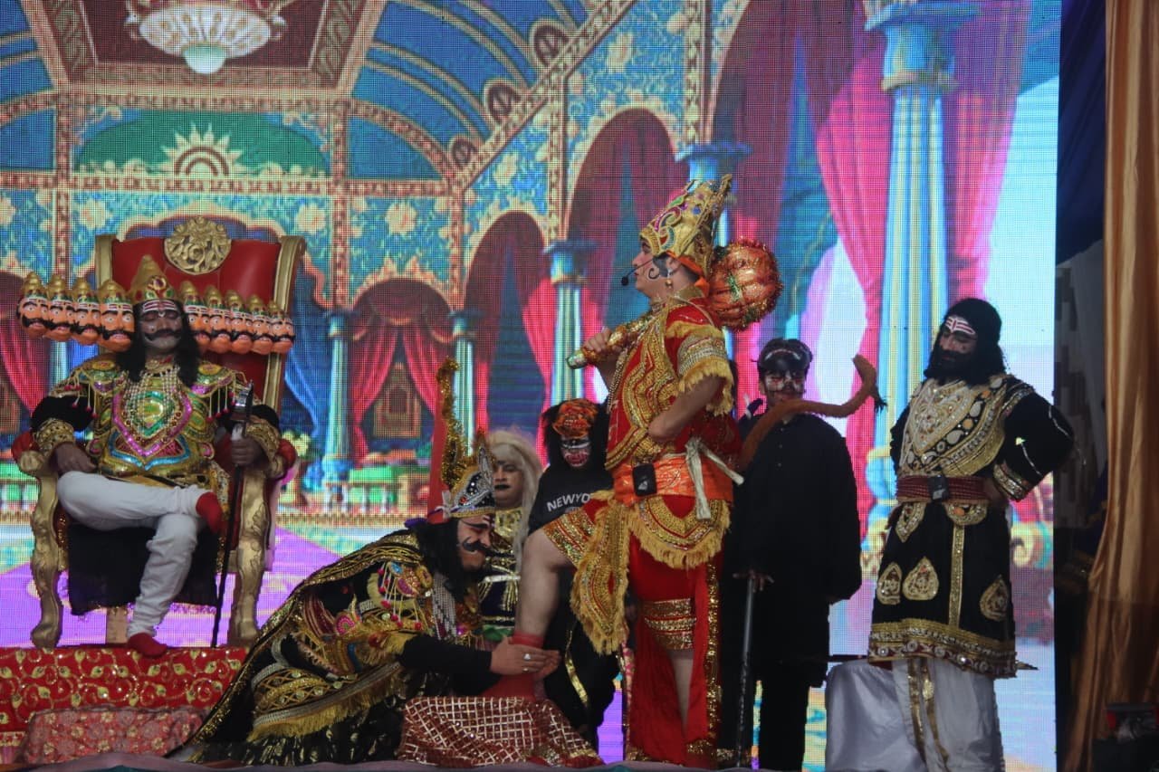 ज्योतिर्मठ के गांधी मैदान में रामलीला का भव्य मंचन, “अंगद–रावण संवाद” ने दर्शकों को किया मंत्रमुग्ध