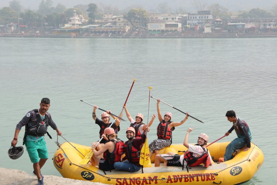 ब्रह्मपुरी से खारास्रोत तक राफ्टिंग प्रतियोगिता में प्रोफेशनल व पर्यटकों का दिखा दमखम हिमालय O2, गंगा की लहरों पर रोमांच – ब्रह्मपुरी से खारास्रोत तक राफ्टिंग प्रतियोगिता