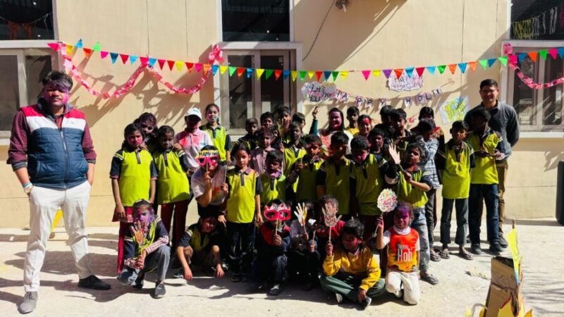 डीएम सविन बंसल के प्रयासों से मुख्यधारा से जुड़ने लगा सड़क पर बिखरा बचपन, मुरझाए हुए चेहरों पर अब दिखने लगी खुशियां, आधुनिक इंटेंसिव केयर सेंटर के बच्चों ने खेली होली