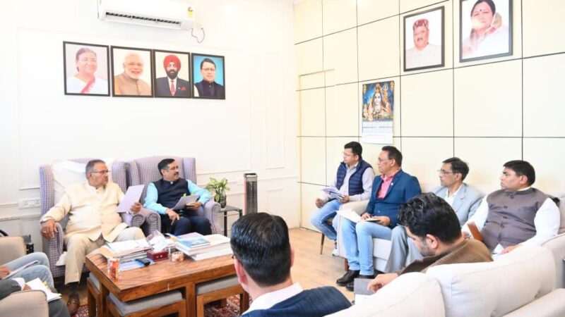 सैनिक कल्याण मंत्री गणेश जोशी ने सैनिक विश्राम गृहों के उच्चीकरण और शहीद द्वार निर्माण में तेजी लाने के दिए निर्देश