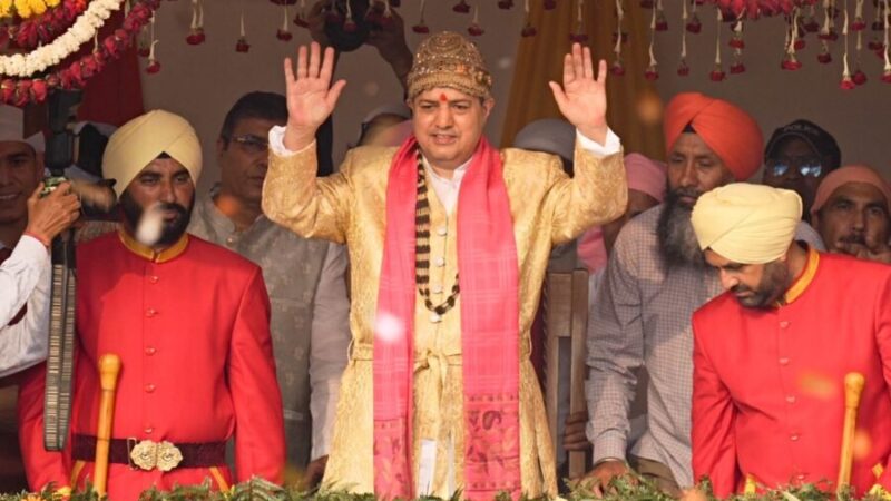 श्री दरबार साहिब में आस्था का महासागर, श्री झण्डे जी पर झुके लाखों शीश, श्री गुरु राम राय जी महाराज व श्रीमहंत देवेन्द्र दास जी महाराज के जयकारों से गूंजी द्रोणनगरी