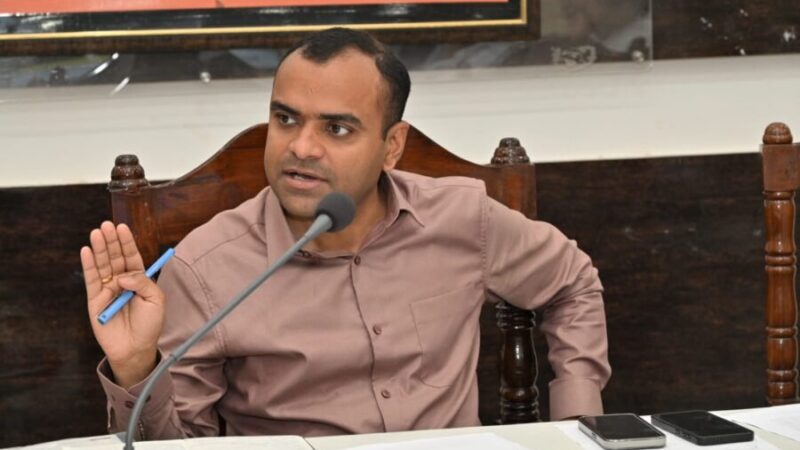 डीएम मयूर दीक्षित ने जिले में एलपीजी गैस की जमाखोरी एवं कालाबाजारी एवं किसी भी समस्या के समाधान के लिए कंट्रोल रूम किया स्थापित