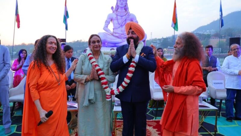 विश्व में शांति, स्वास्थ्य और संतुलन का मार्ग है योग – राज्यपाल