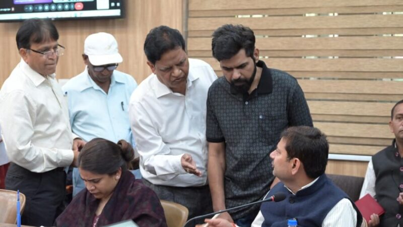 एडीएम केके मिश्रा की अध्यक्षता में जनता दर्शन कार्यक्रम आयोजित, उमड़ी फरियादियों की भीड़, 162 शिकायतें दर्ज, अधिकारियों को समयबद्ध निस्तारण के दिए निर्देश