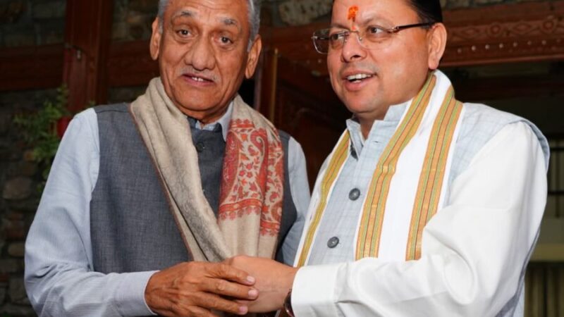 सीएम पुष्कर सिंह धामी से पूर्व मुख्यमंत्री विजय बहुगुणा ने की शिष्टाचार भेंट