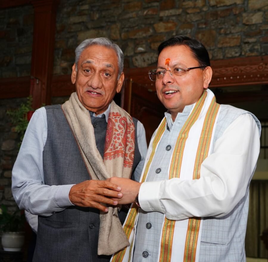 सीएम पुष्कर सिंह धामी से पूर्व मुख्यमंत्री विजय बहुगुणा ने की शिष्टाचार भेंट