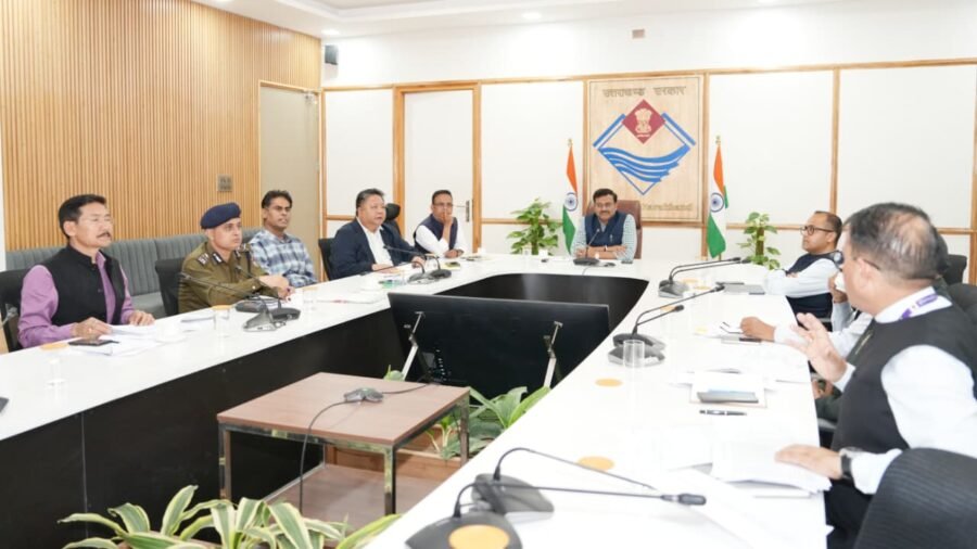 मुख्य सचिव आनंद बर्धन की अध्यक्षता में प्रदेश में एलपीजी गैस आपूर्ति की समीक्षा, पर्याप्त उपलब्धता सुनिश्चित