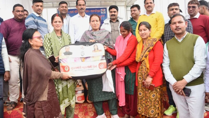 मंत्री रेखा आर्या ने किया 110 शिकायतों का मौके पर निस्तारण