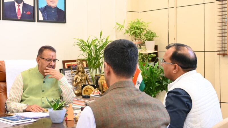 कैबिनेट मंत्री गणेश जोशी ने पर्यटन सीजन से पहले देहरादून–मसूरी मार्ग पर एक अतिरिक्त वैली ब्रिज निर्माण के अधिकारियों को दिए निर्देश