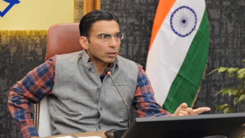 एलपीजी आपूर्ति व बैकलॉग पर डीएम सविन बंसल की सख्ती, गैस एजेंसियों की गतिविधियों पर रखी जाएगी नजर, कालाबाजारी में सलिंप्तता पर एजेंसी स्वामी को अब सीधे जेल