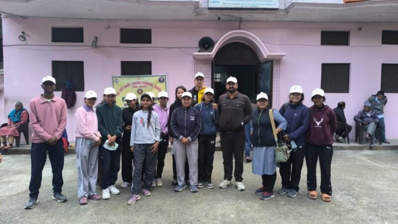 एनएसएस शिविर के चौथे दिन स्वयंसेवकों ने वृद्धाश्रम में बिताया समय, चलाया स्वच्छता जागरूकता अभियान